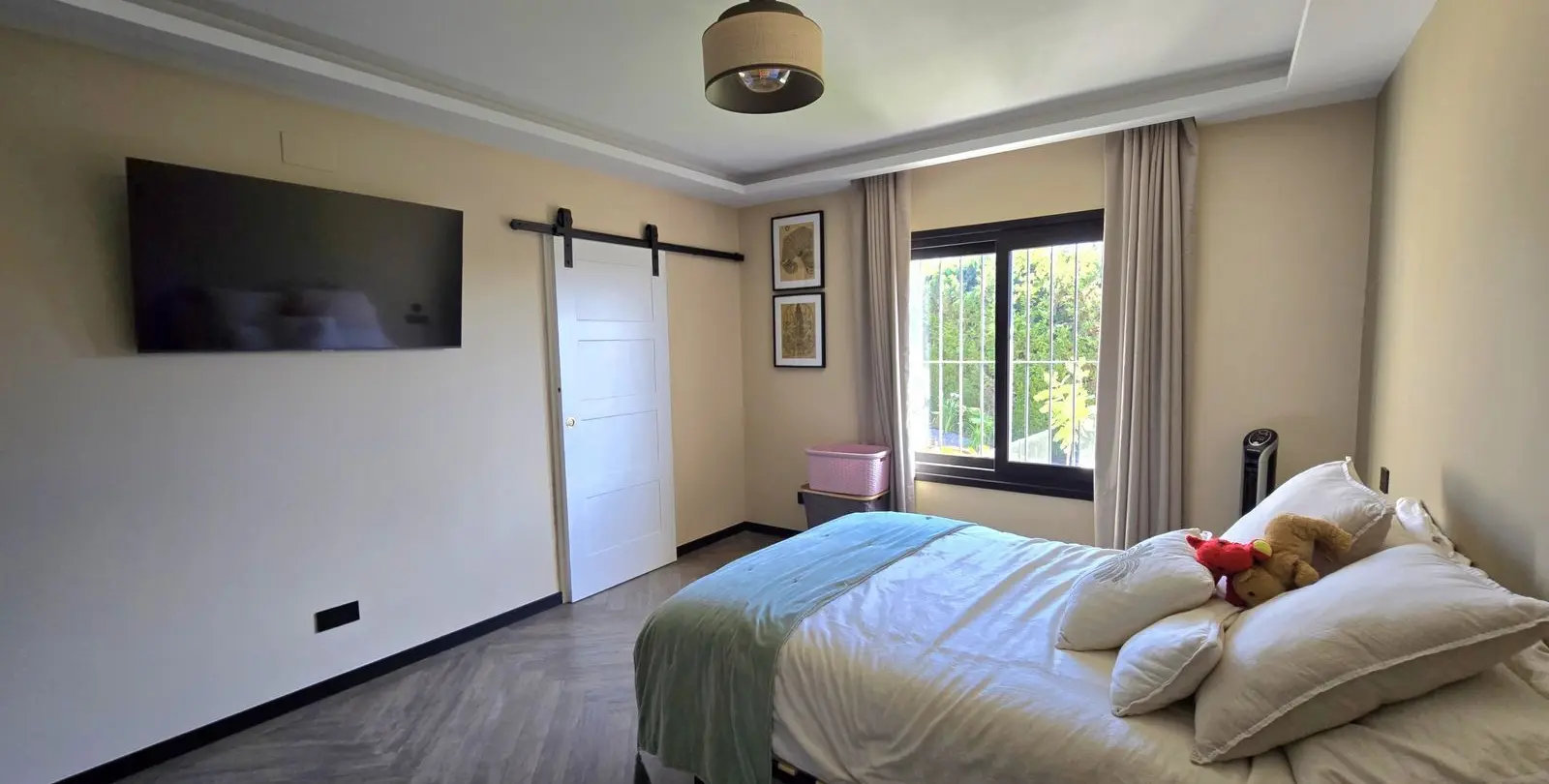 Venta de villa independiente en El Chaparral 31