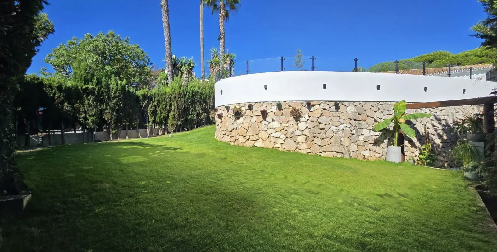 Venta de villa independiente en El Chaparral 53