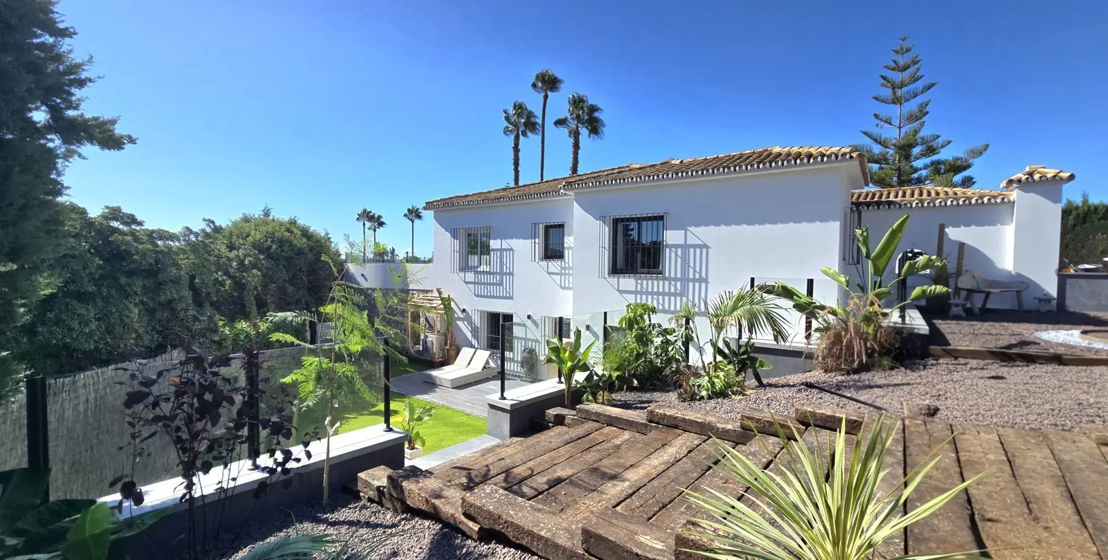 Venta de villa independiente en El Chaparral 58