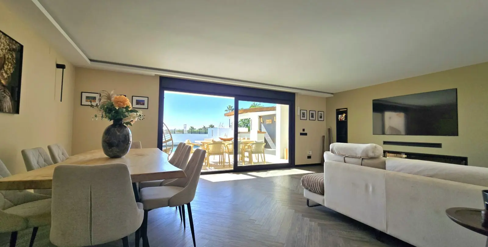 Venta de villa independiente en El Chaparral 81