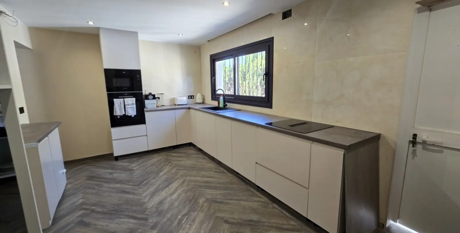 Venta de villa independiente en El Chaparral 86