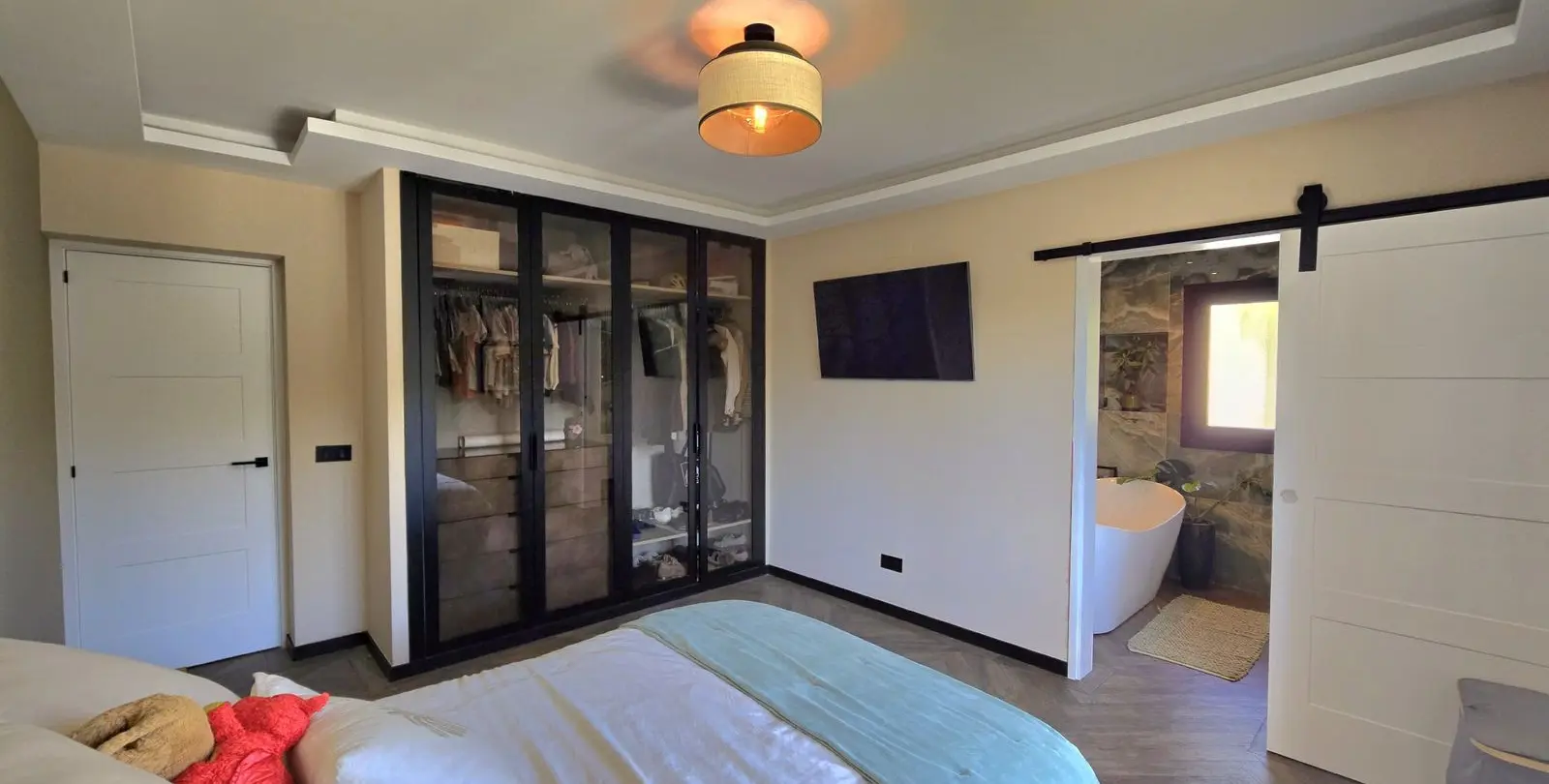 Venta de villa independiente en El Chaparral 96
