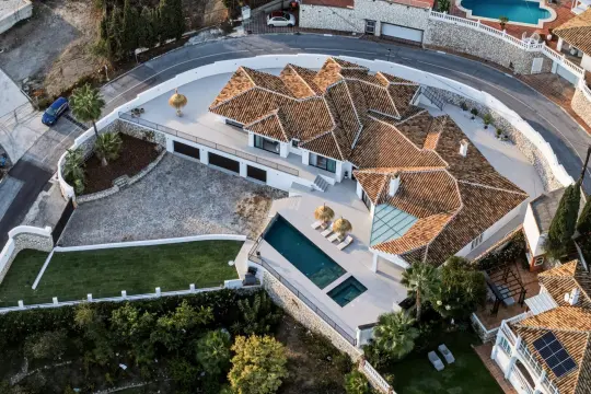 Image 4 thumb