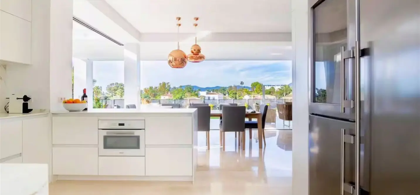 Short-term rent of detached villa in Río Real 4