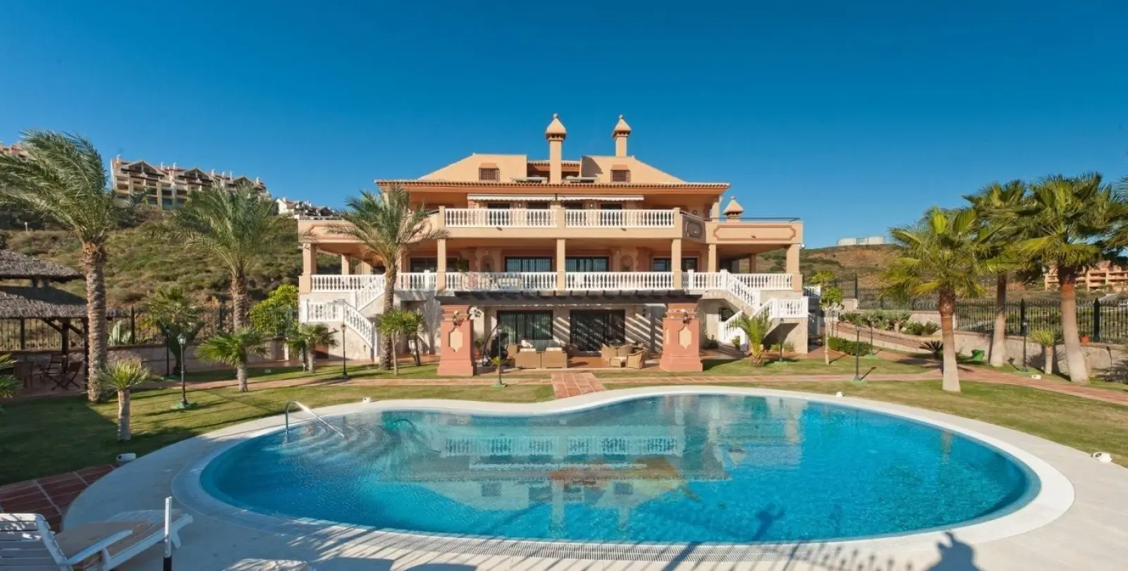 Venta de villa independiente en La Cala de Mijas 2