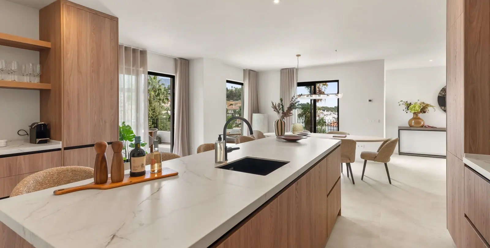 Venta de villa independiente en Nueva Andalucía 2