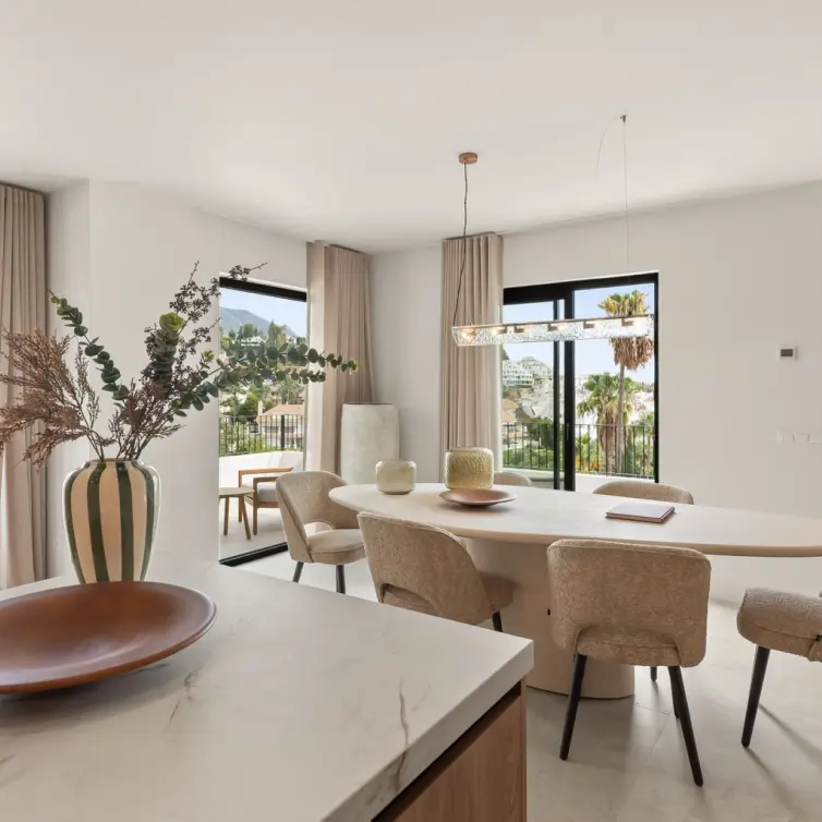 Venta de villa independiente en Nueva Andalucía