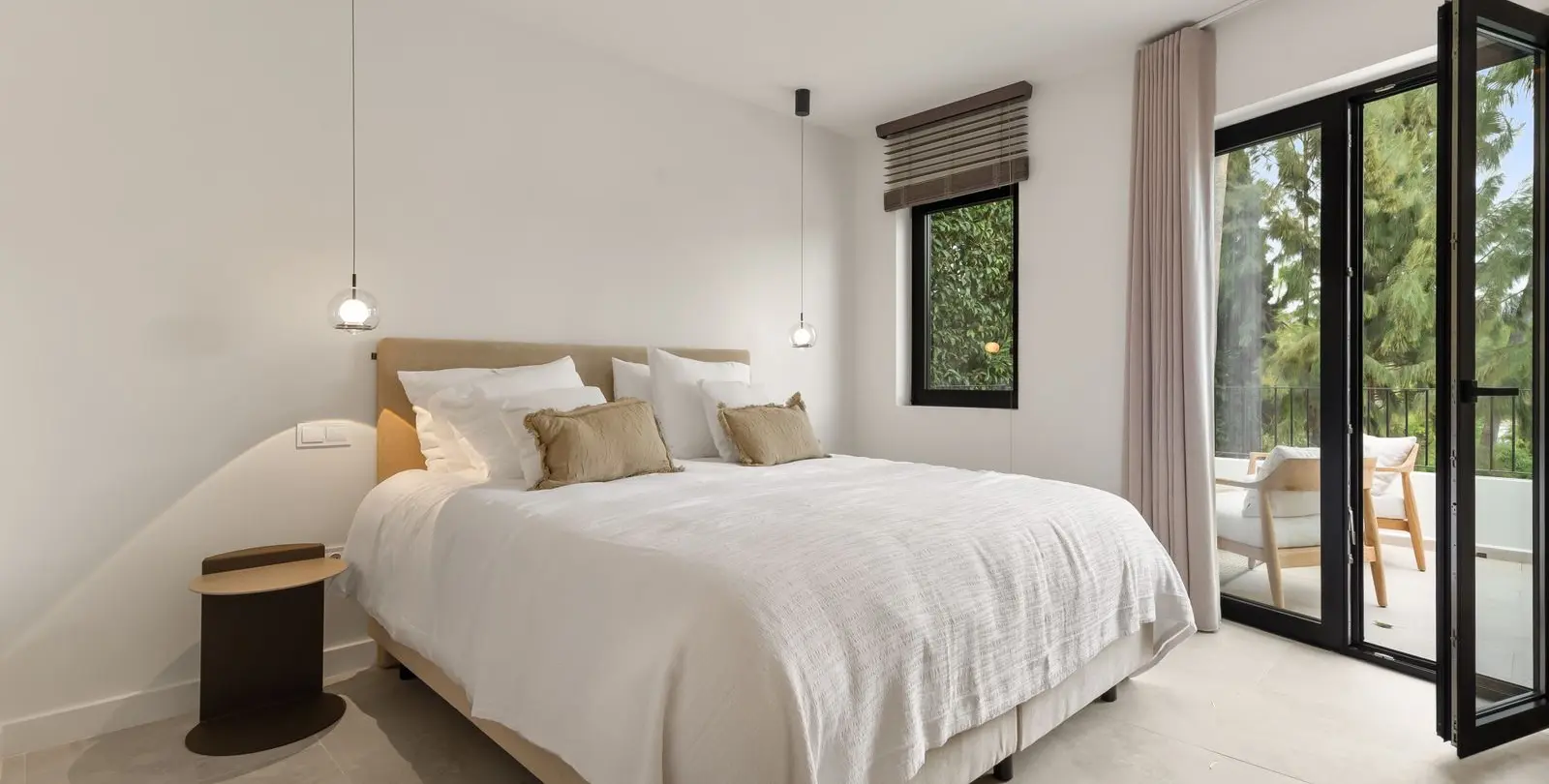 Venta de villa independiente en Nueva Andalucía 4