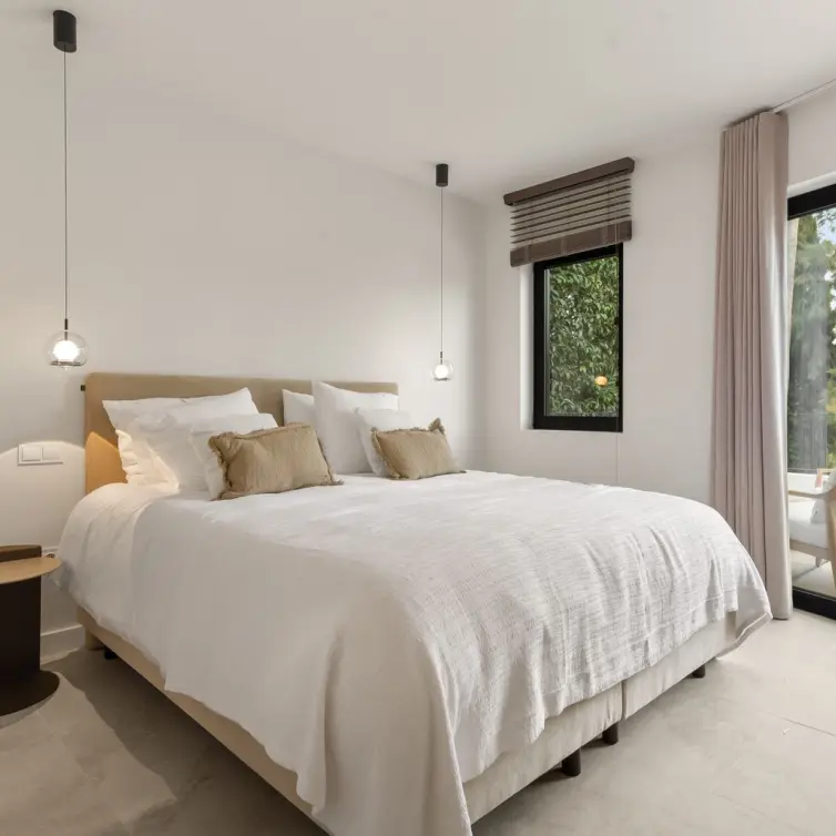 Venta de villa independiente en Nueva Andalucía