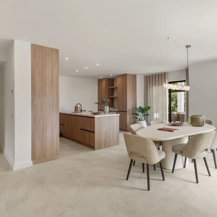 Venta de villa independiente en Nueva Andalucía