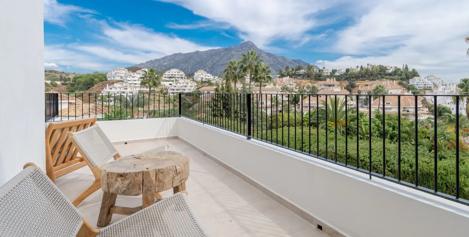 Venta de villa independiente en Nueva Andalucía 20