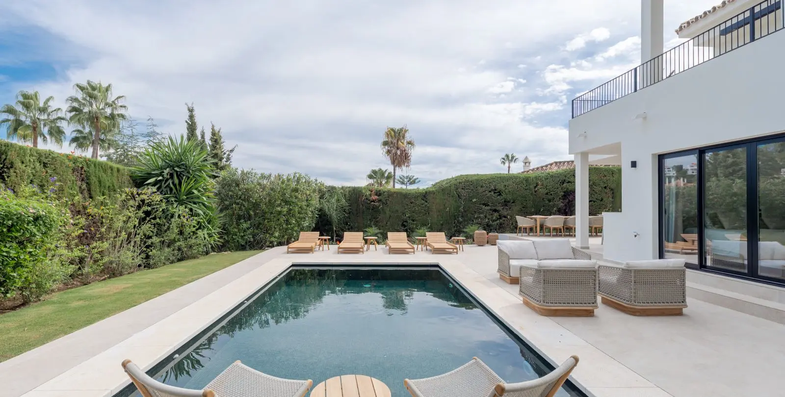 Venta de villa independiente en Nueva Andalucía 22