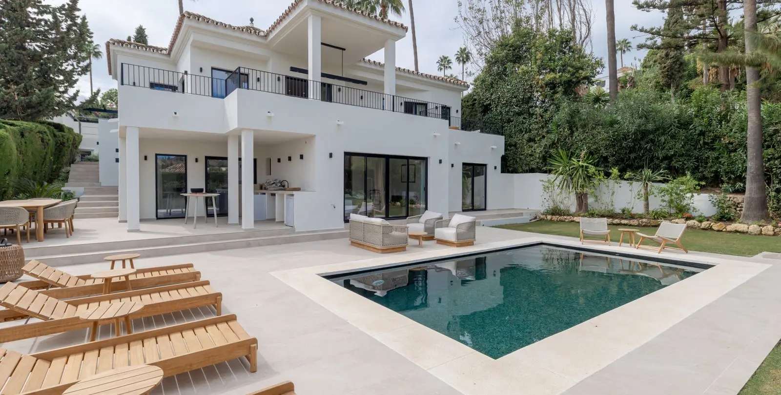 Venta de villa independiente en Nueva Andalucía 23