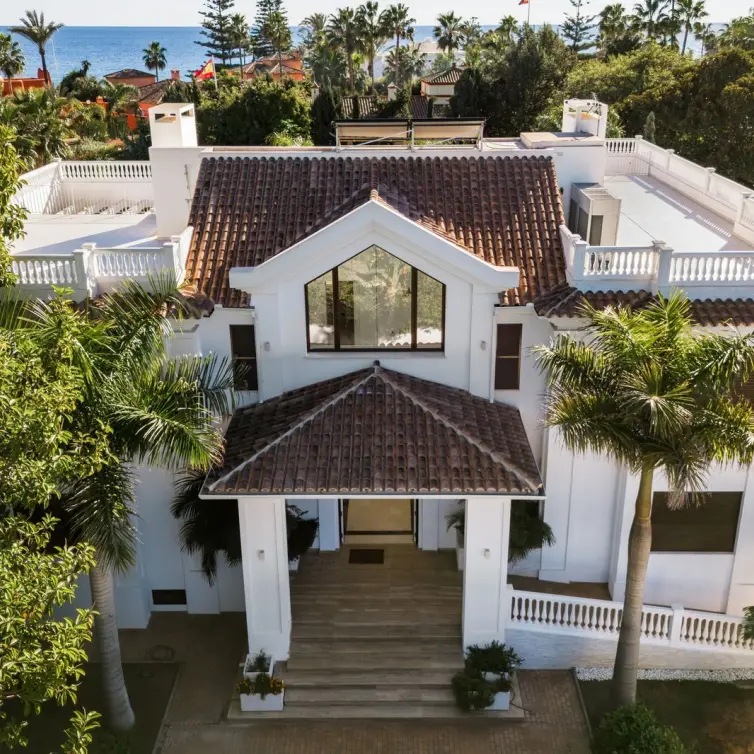 Venta de villa independiente en Guadalmina Baja
