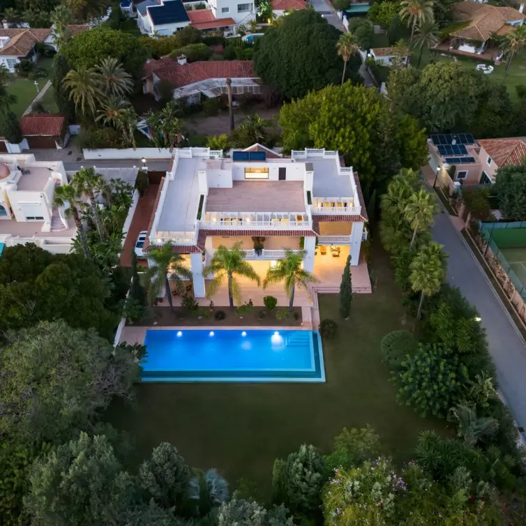 Venta de villa independiente en Guadalmina Baja