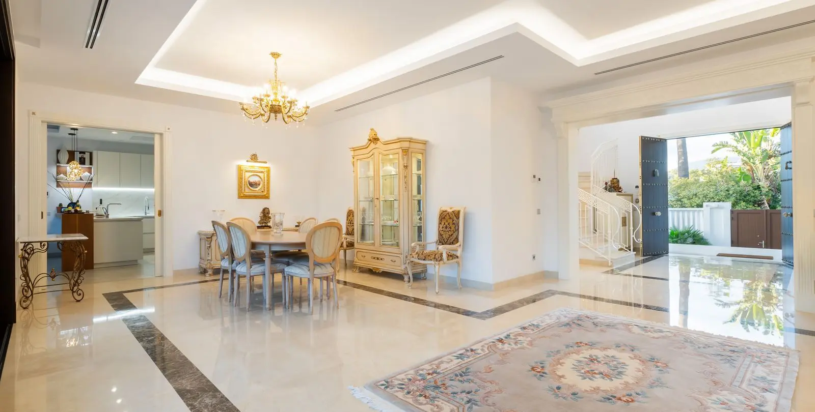 Venta de villa independiente en Guadalmina Baja 13