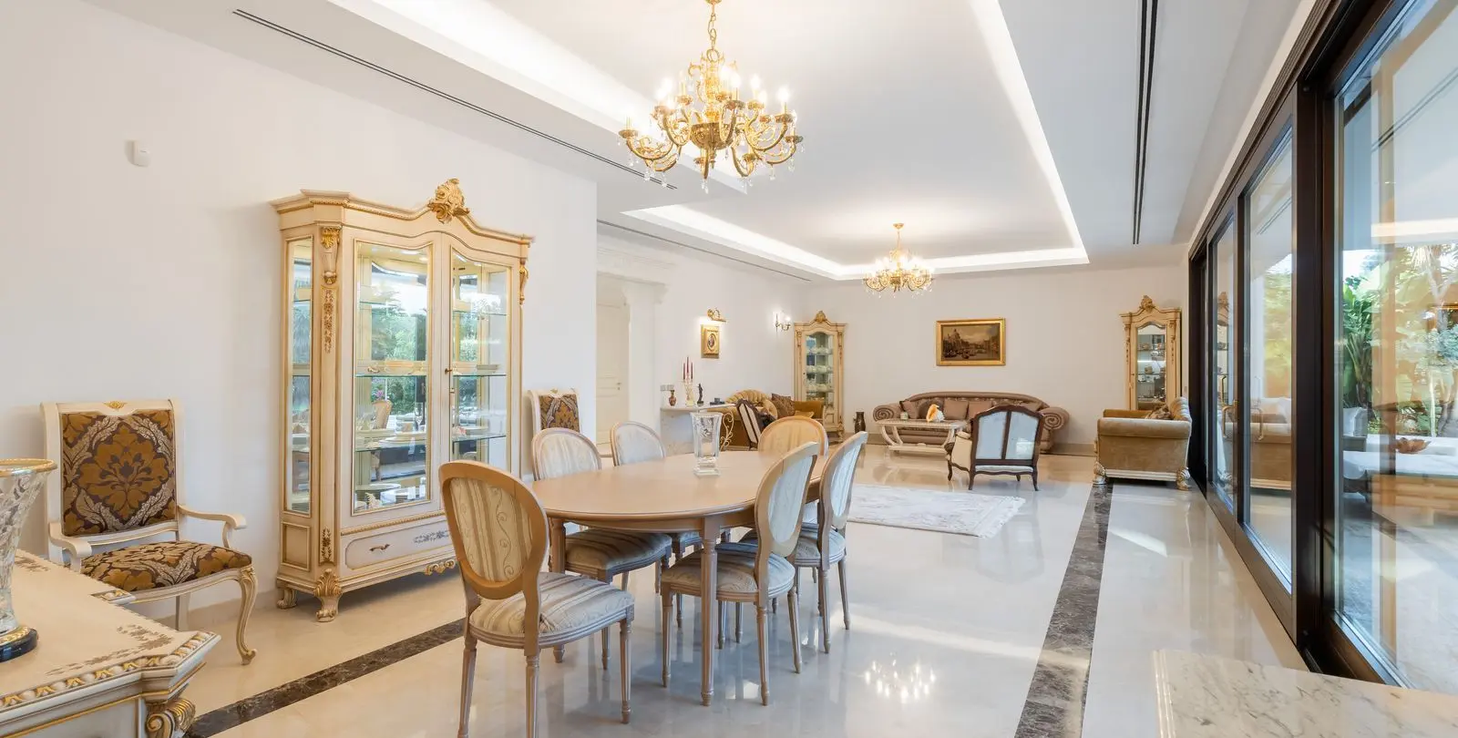 Venta de villa independiente en Guadalmina Baja 14