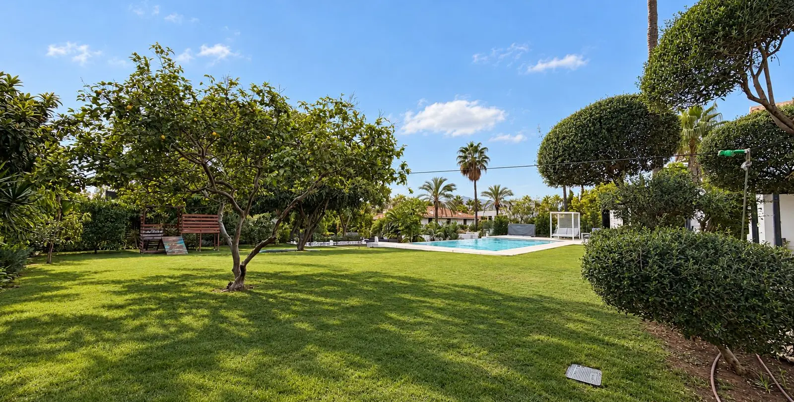 Venta de villa independiente en Guadalmina Baja 10