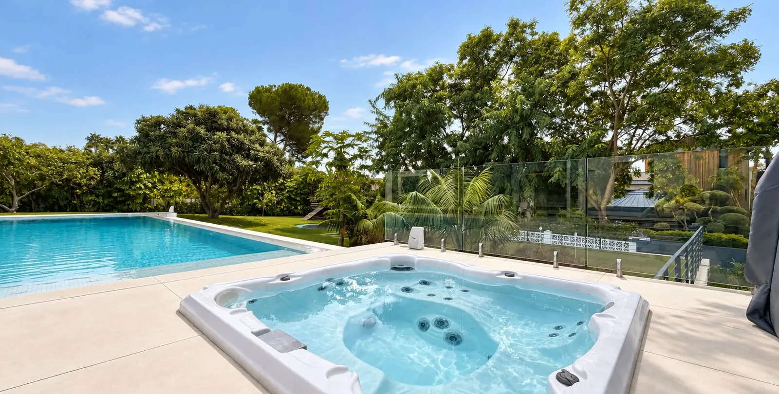 Venta de villa independiente en Guadalmina Baja 11