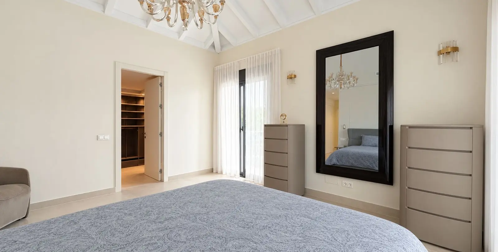 Venta de villa independiente en Guadalmina Baja 12
