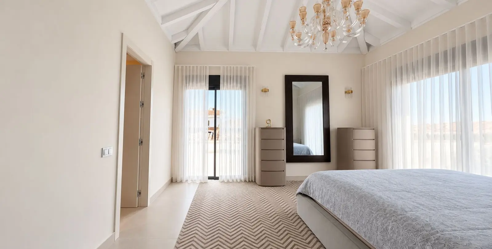 Venta de villa independiente en Guadalmina Baja 17