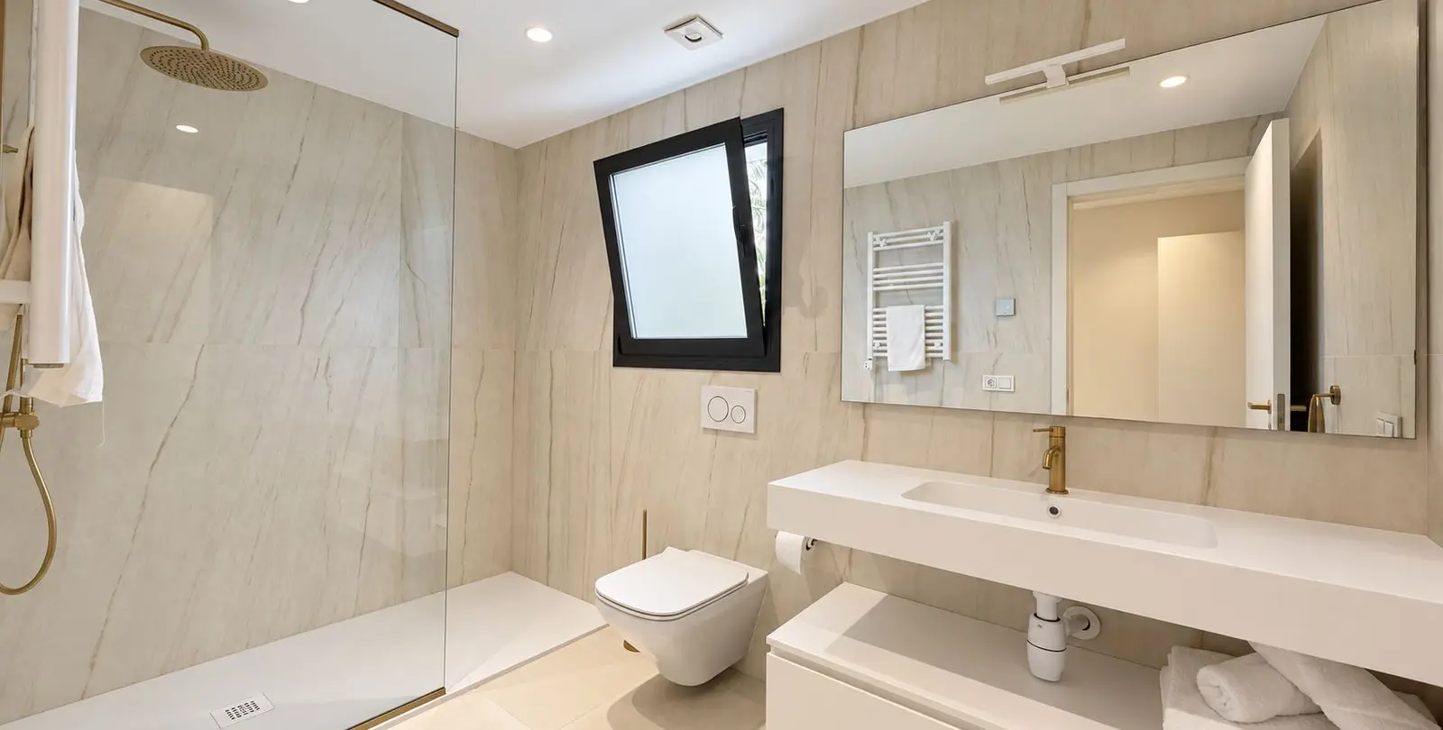 Venta de villa independiente en Guadalmina Baja 67