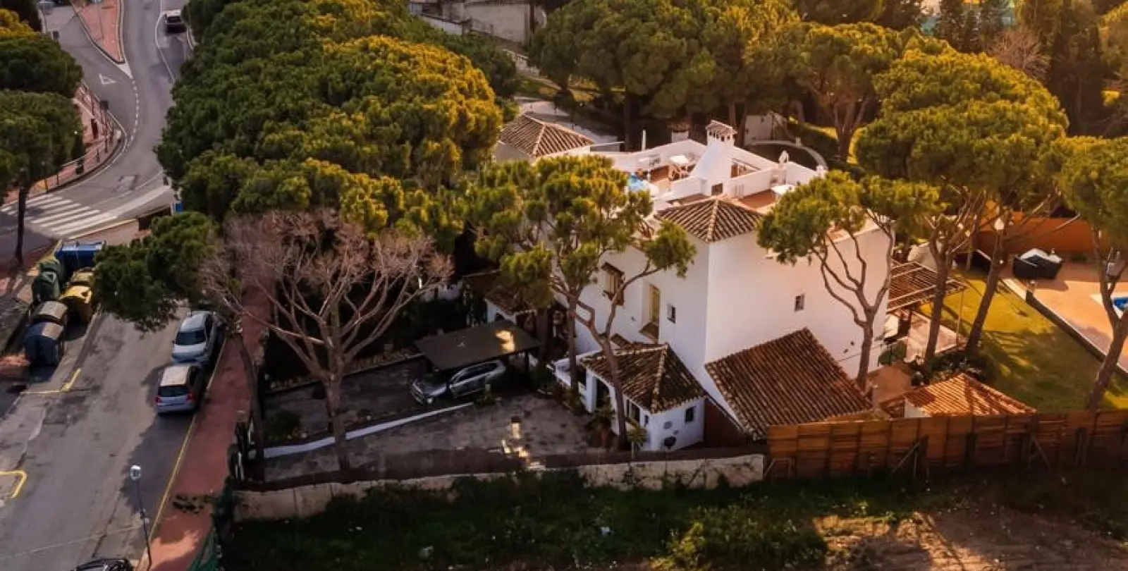 Venta de hotel en Calahonda 30