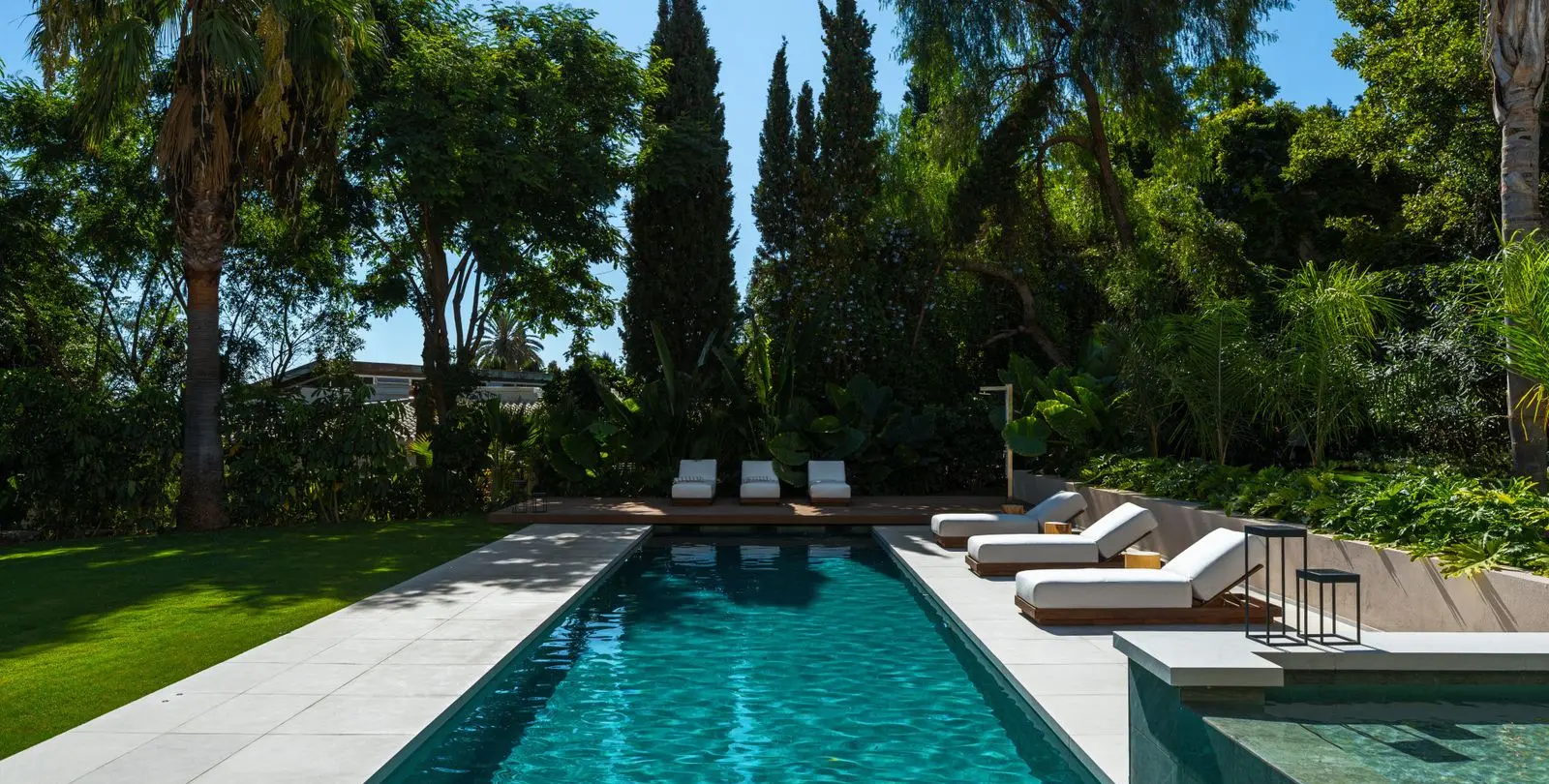 Venta de villa independiente en Nueva Andalucía 3