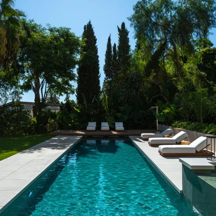 Venta de villa independiente en Nueva Andalucía