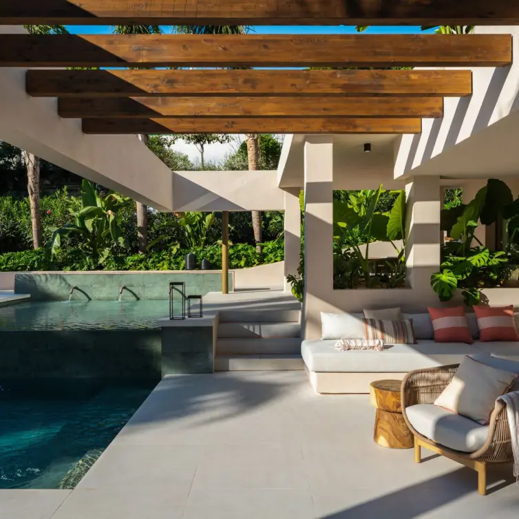 Venta de villa independiente en Nueva Andalucía