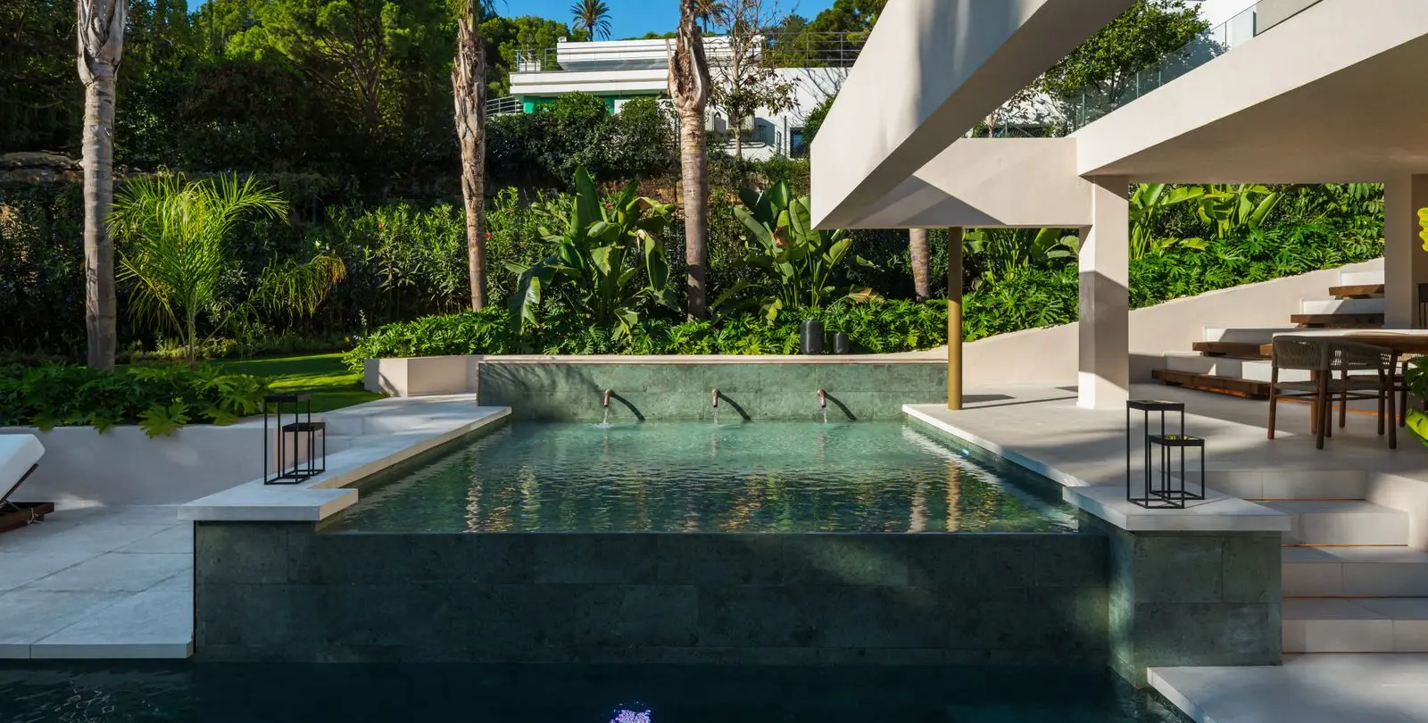 Venta de villa independiente en Nueva Andalucía 5