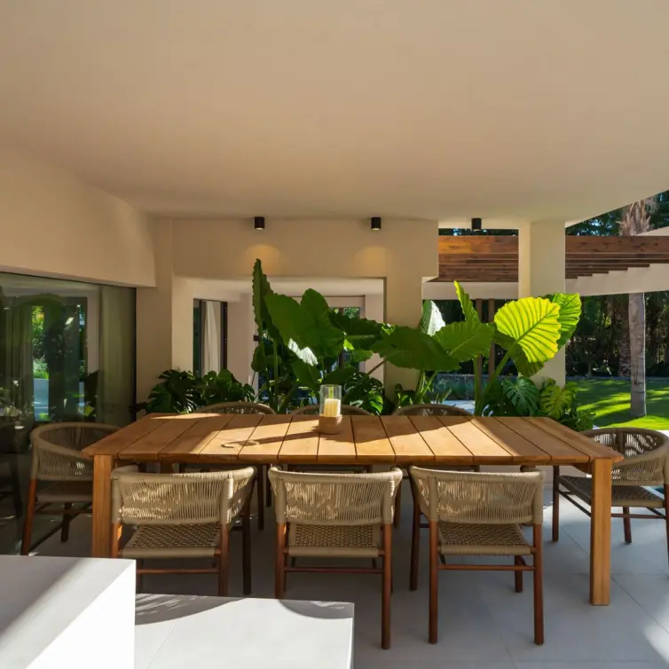 Venta de villa independiente en Nueva Andalucía
