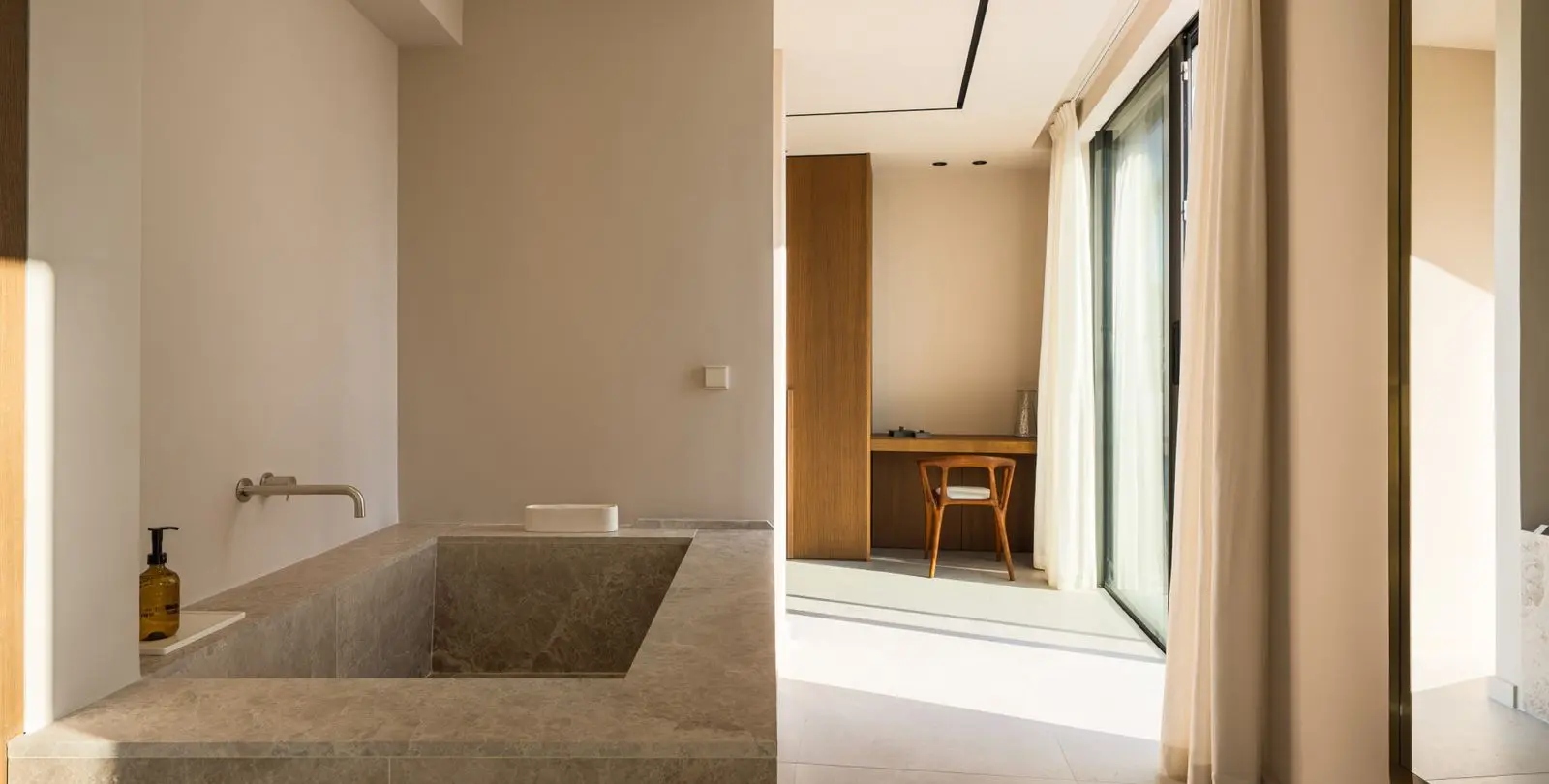 Venta de villa independiente en Nueva Andalucía 14