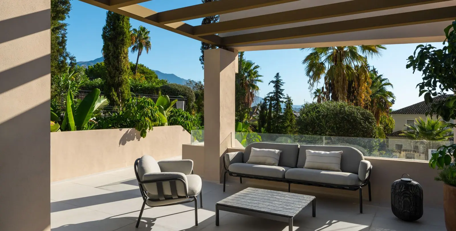 Venta de villa independiente en Nueva Andalucía 21