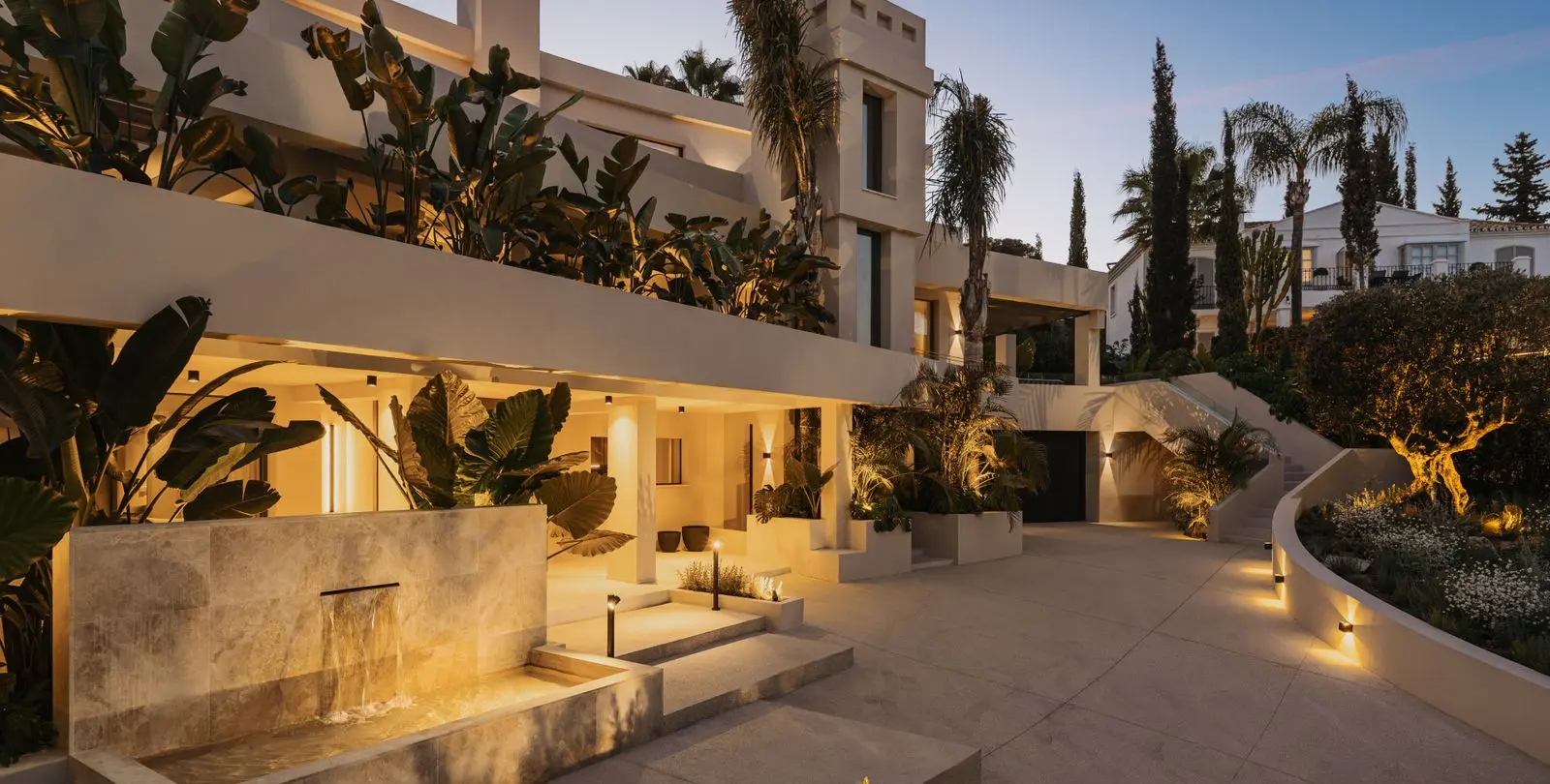 Venta de villa independiente en Nueva Andalucía 41