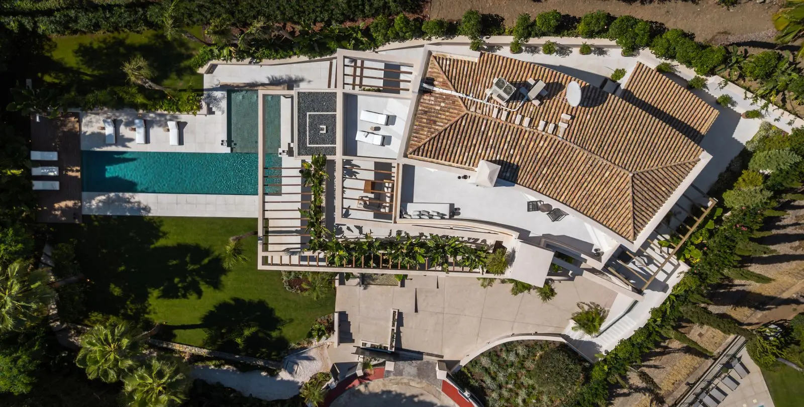 Venta de villa independiente en Nueva Andalucía 45