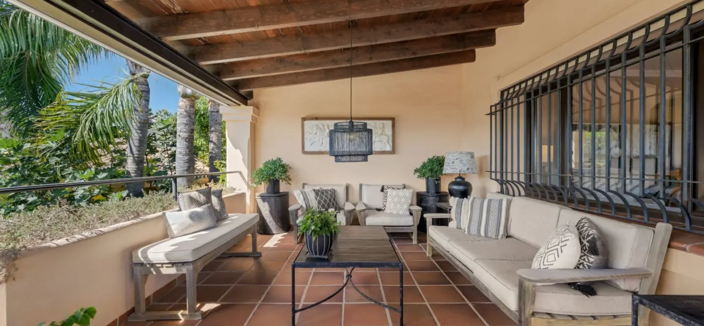 Venta de villa independiente en Los Monteros 4