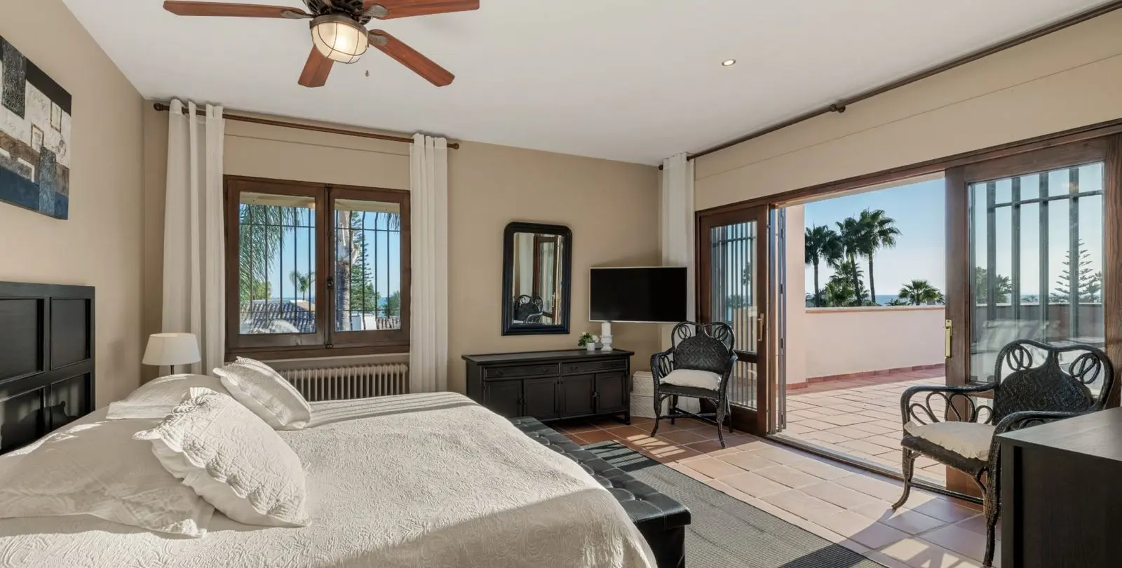 Venta de villa independiente en Los Monteros 12