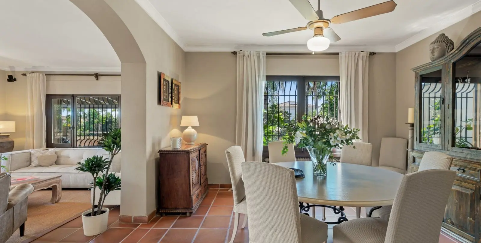 Venta de villa independiente en Los Monteros 15