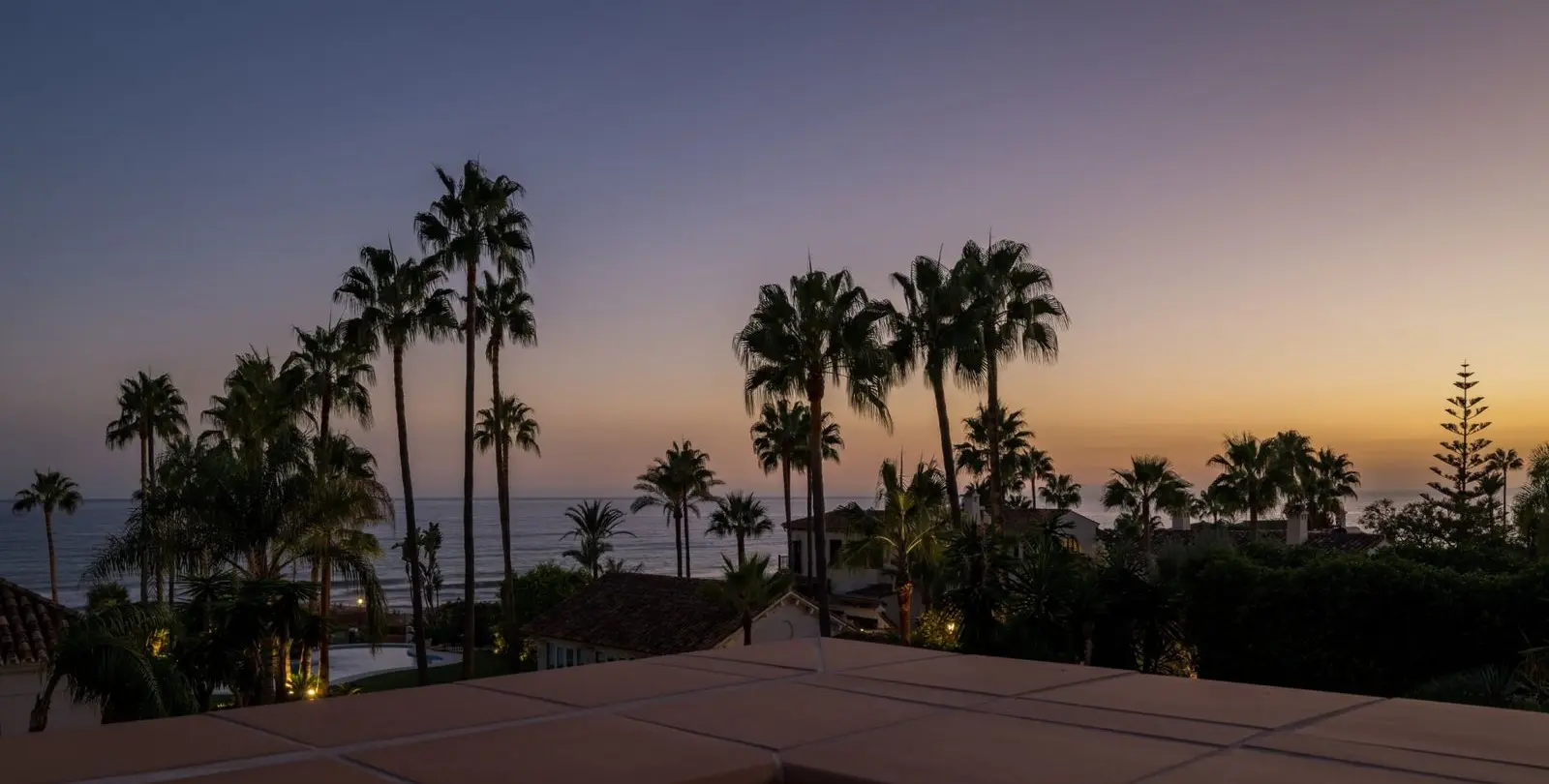 Venta de villa independiente en Los Monteros 17