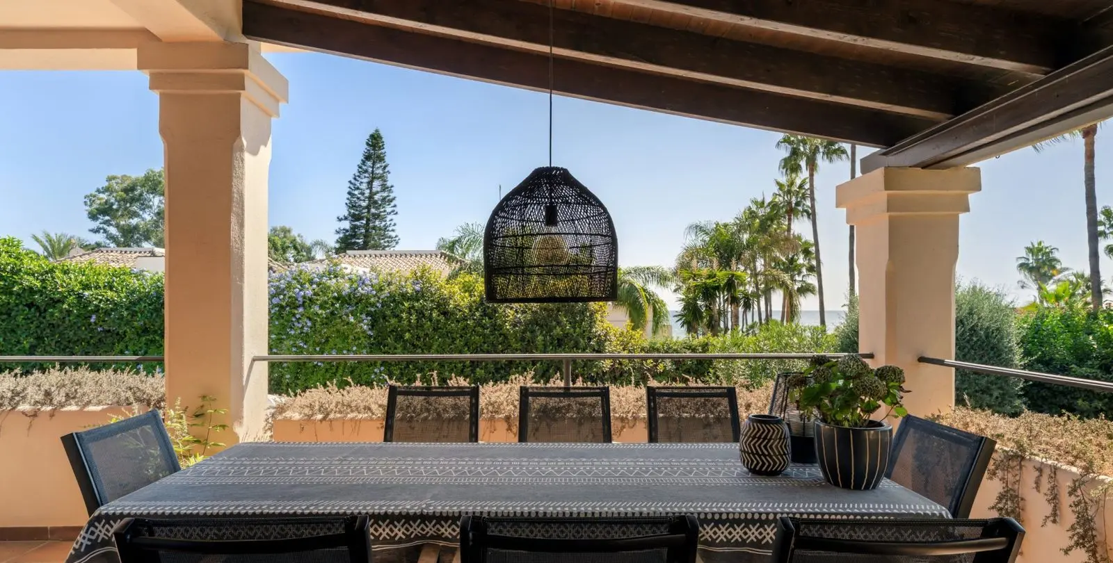 Venta de villa independiente en Los Monteros 19