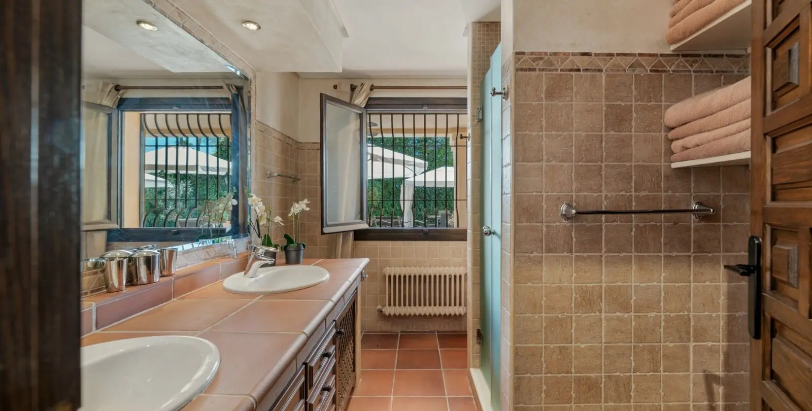 Venta de villa independiente en Los Monteros 29