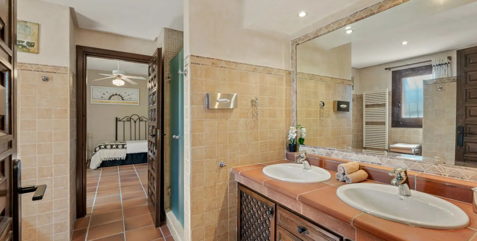 Venta de villa independiente en Los Monteros 31