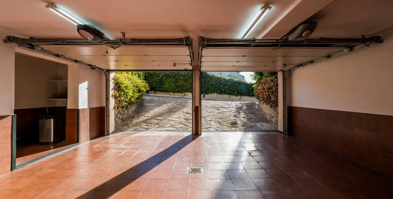 Venta de villa independiente en Los Monteros 36