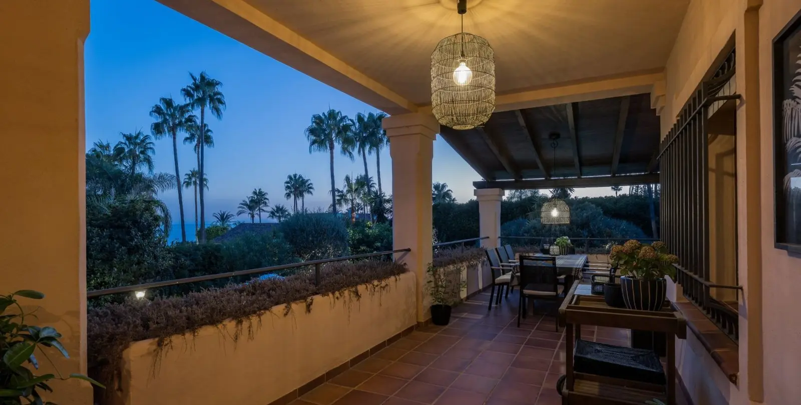 Venta de villa independiente en Los Monteros 40