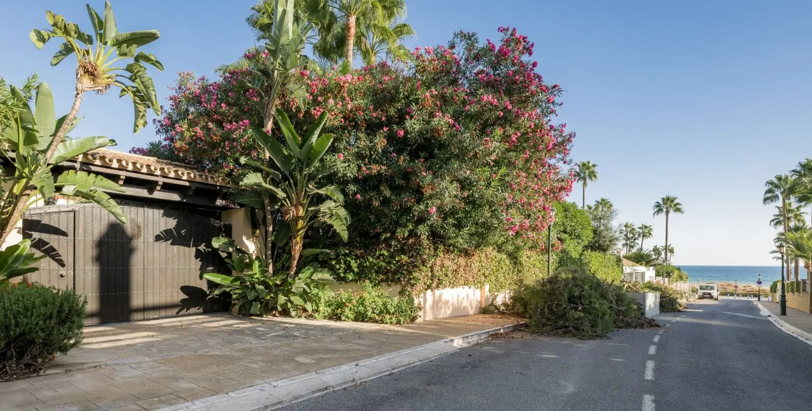 Venta de villa independiente en Los Monteros 65
