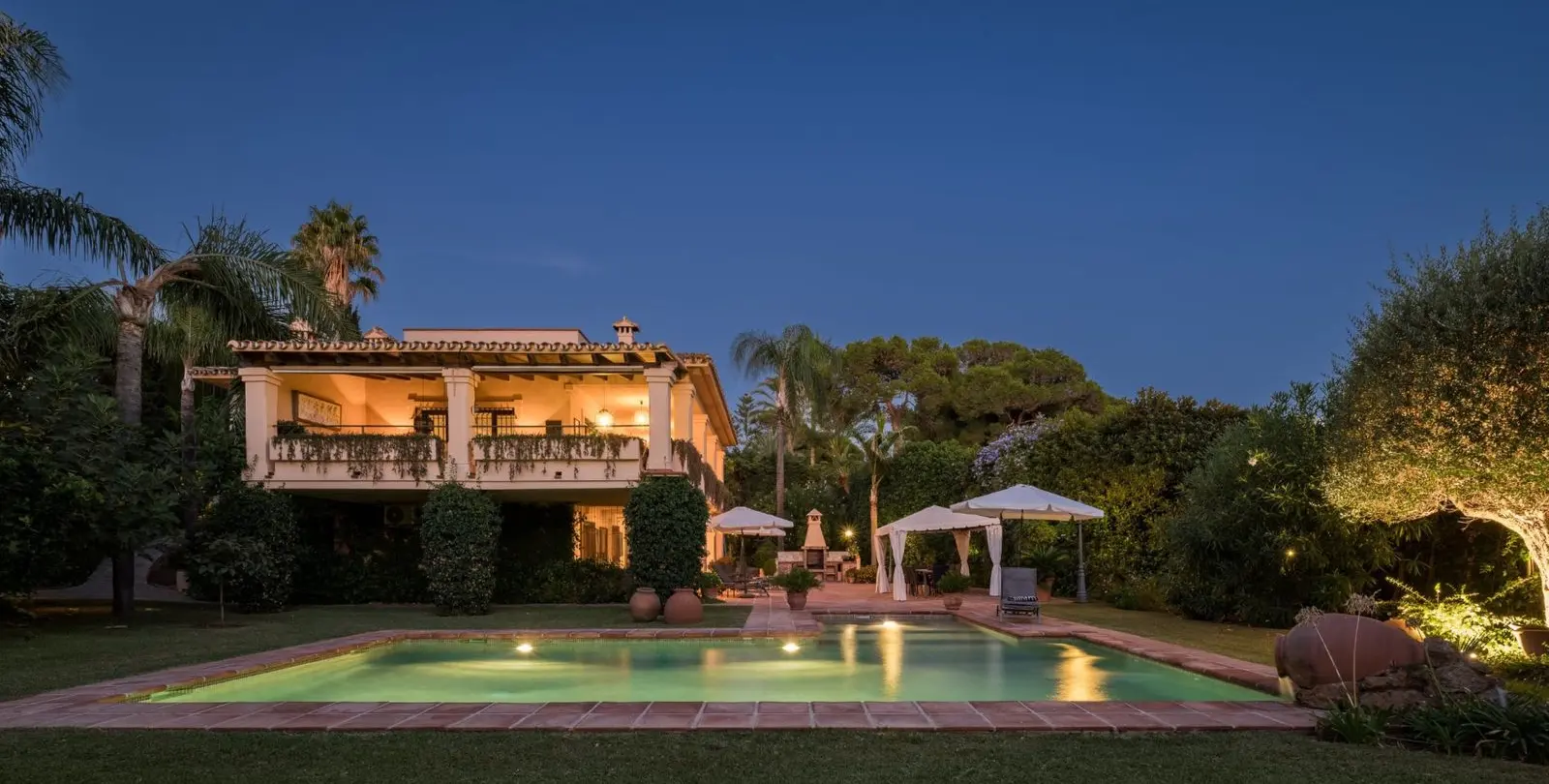 Venta de villa independiente en Los Monteros 72