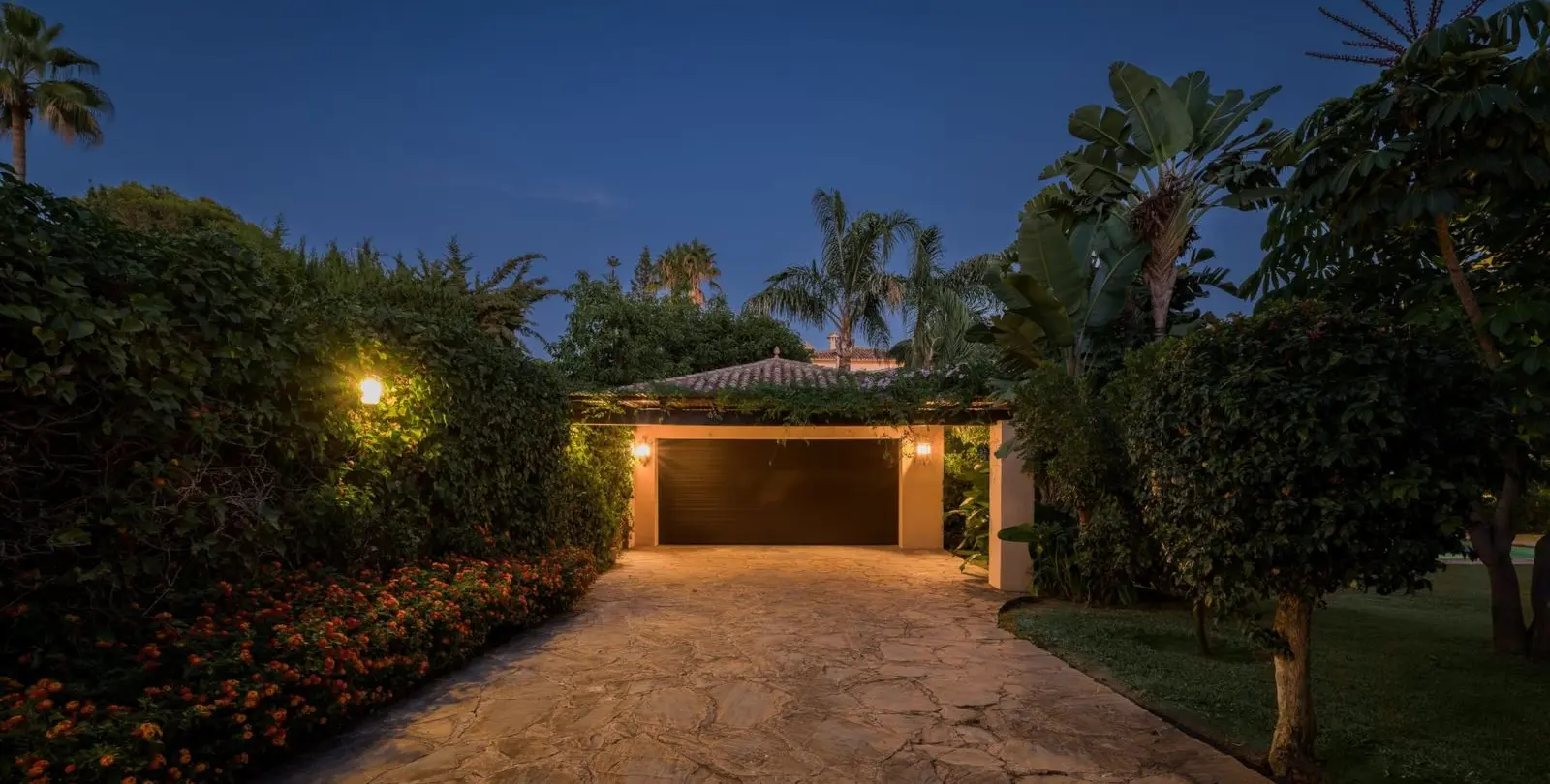 Venta de villa independiente en Los Monteros 73