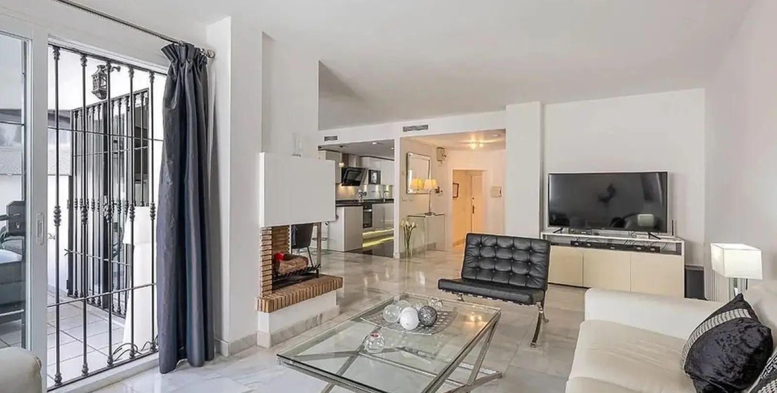 Long-term rent of townhouse in Nueva Andalucía 1