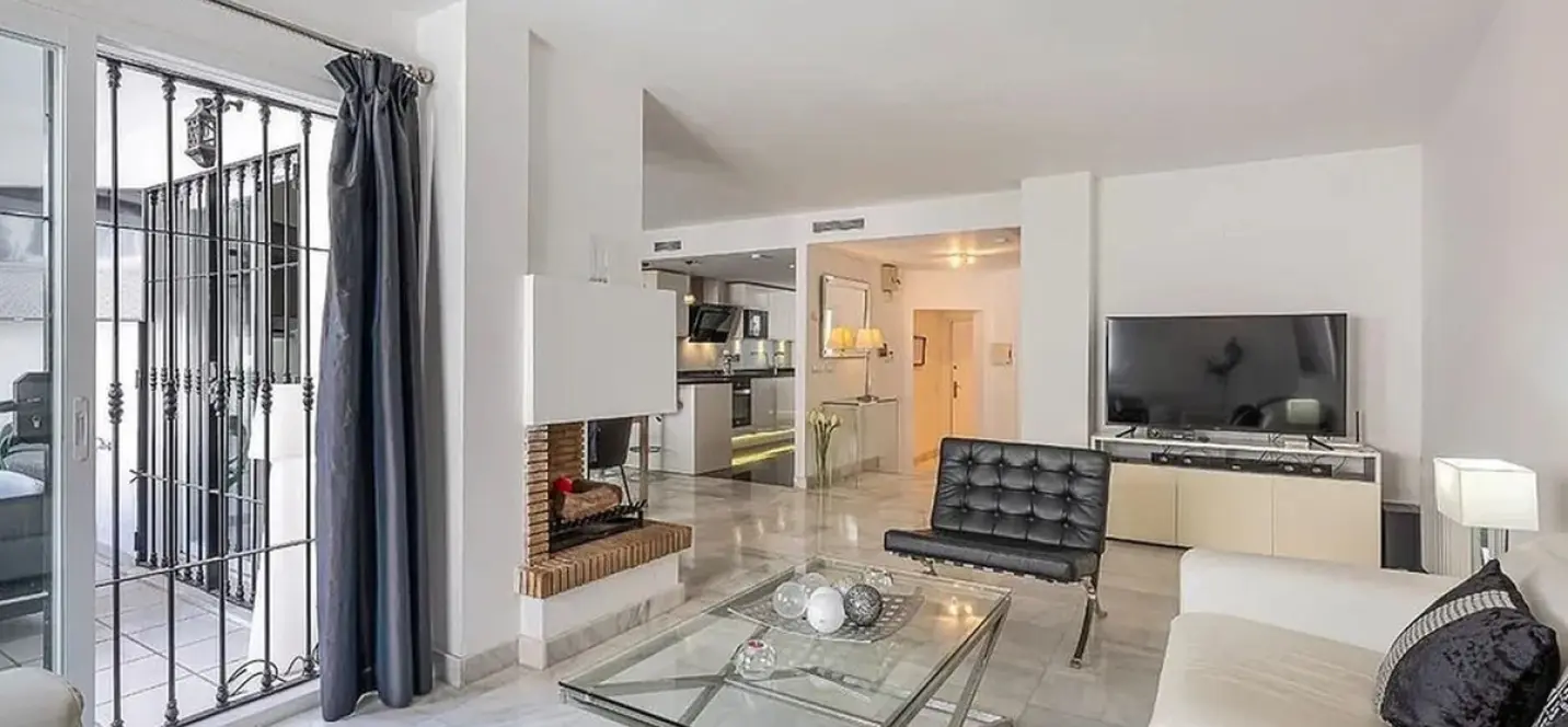 Long-term rent of townhouse in Nueva Andalucía 0